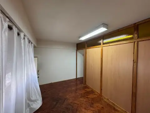 OFICINA EN ALQUILER CON BAÑO Y BAULERA ZONA CENTRO