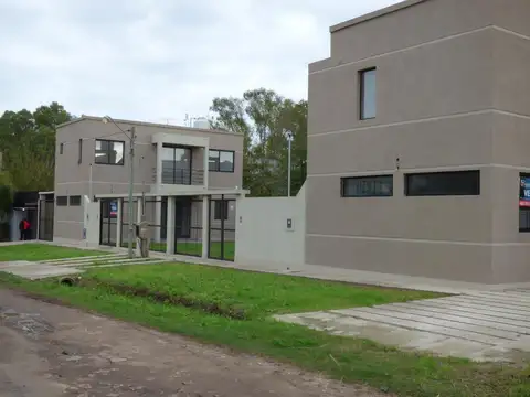 Casa en Venta en Manuel B Gonnet, USD 180.000