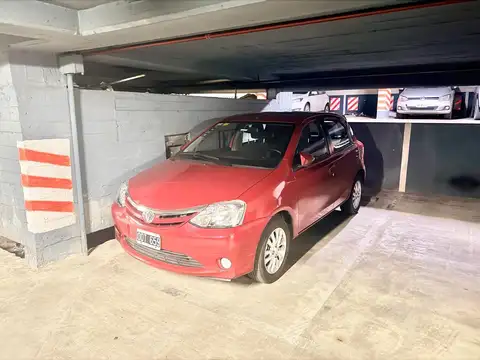 Venta de 6 Cocheras  con seguridad  en Barrio Norte