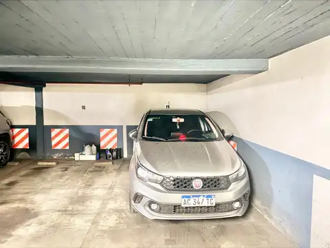 Venta de 6 Cocheras  con seguridad  en Barrio Norte