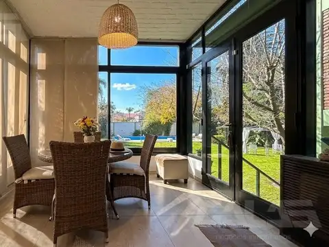 Casa en Venta con 5 cocheras