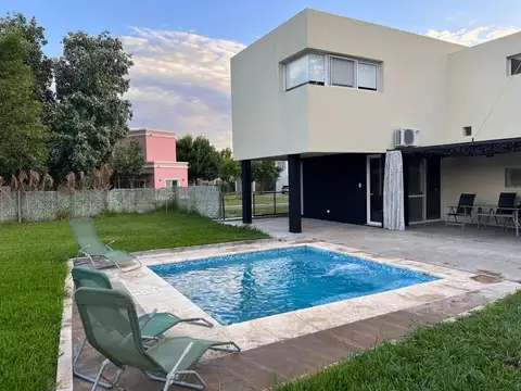 Casa en Venta en Haras Santa Maria - Los Eucaliptus, USD 280.000