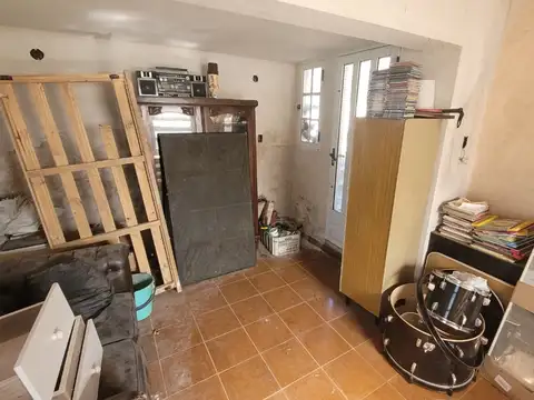 VENTA CASA CON LOTE 700 M2. PLATANOS. BERAZATEGUI