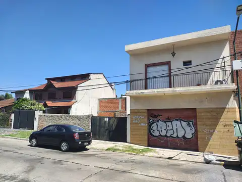 Venta en Block, 2 locales más depto ph de 3 ambientes