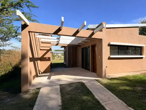 VENTA CASA 3 DORM A ESTRENAR RIO CEBALLOS 