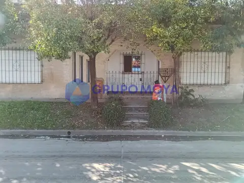 CASA EN ALQUILER - FLORENCIO VARELA