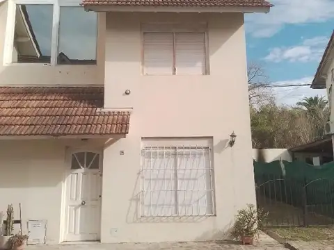 Casa en venta - 2 Dormitorios 1 Baño - 94Mts2 - Pilar