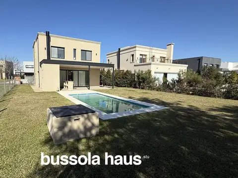 Casa 5 ambientes con 2 baños