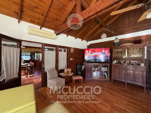 Casaquinta en venta, Paul Harris 465, barrio El Cazador. APTA CREDITO
