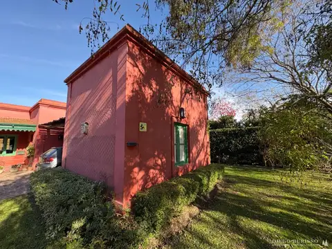 Casa en Venta con 2 cocheras