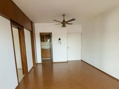 3 De Febrero  590 03 02  San Lorenzo - VENTA Departamento 3 Dormitorios