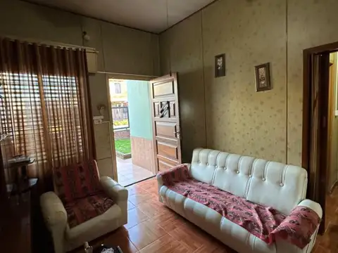 Casa 3 ambientes con 2 baños