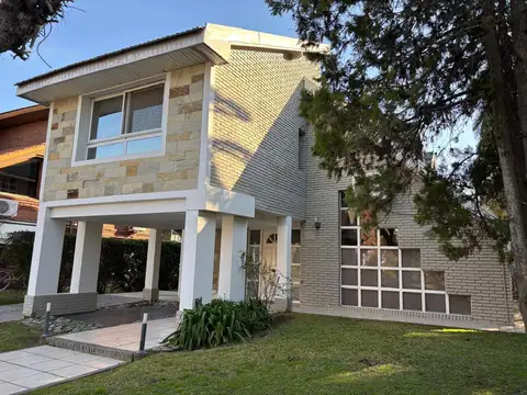 Casa con Pileta en El Sosiego