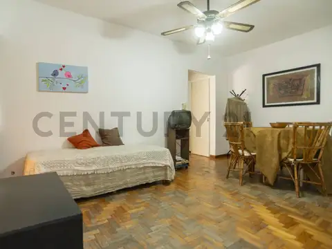 43 entre 1 y 2 300, Piso 0