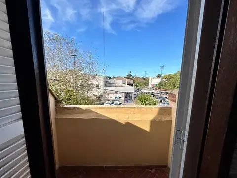 Departamento en Alquiler en Manuel B Gonnet, $ 1.300.000