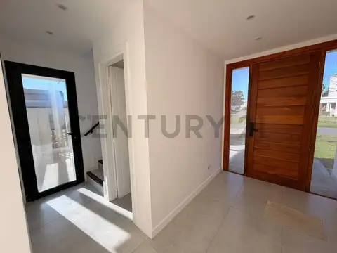 Casa en Alquiler en Rumenco, USD 1.900
