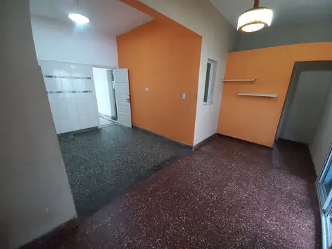 Casa en Alquiler en Rafael Calzada, $ 800.000