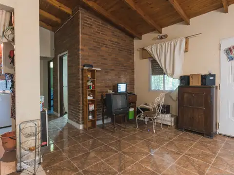 Casa 3 ambientes con 1 baño
