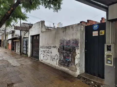 Gran Lote en zona céntrica Los Hornos sobre Avenida 60