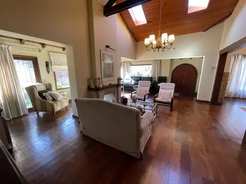 Casa 6 ambientes con 6 baños