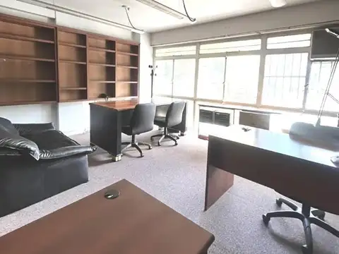 ALQUILER DE OFICINA 4 AMBIENTES AMOBLADO Y EQUIPADO EN MICROCENTRO