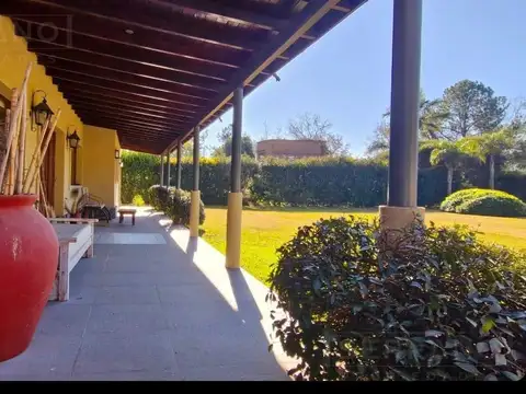 Casa 6 ambientes con 4 baños