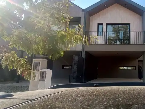 Depto Tipo Casa en Venta de 4 ambientes