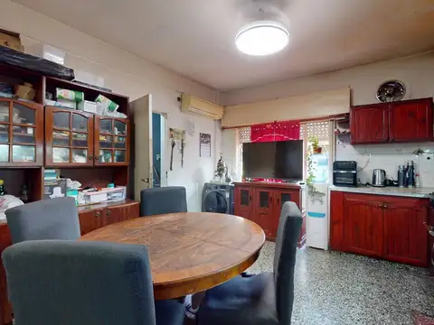 VENTA CASA 3 AMBIENTES CON LOCAL EN MORON