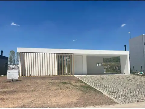 Casa En Venta En Lares De Canning