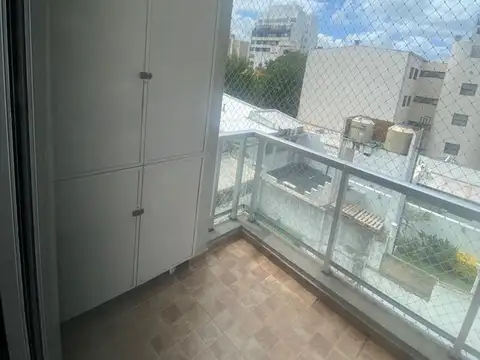 Departamento en Alquiler en Plaza Olazabal, $ 650.000