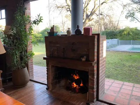 Casa en Venta en City Bell [Cod: 663]