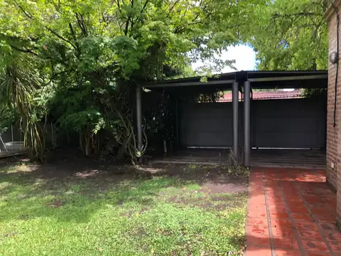 Casa en Venta con 2 cocheras