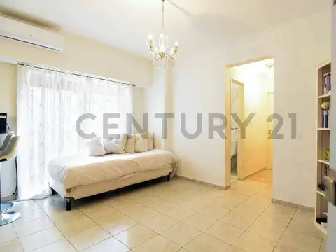 Santos Dumont 2400, Piso 0