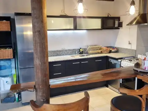 Casa 5 ambientes con 2 baños