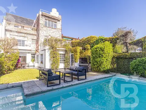 Venta Casa en Vicente López - 5 dormitorios - Jardin - Pileta - Excelente ubicacion