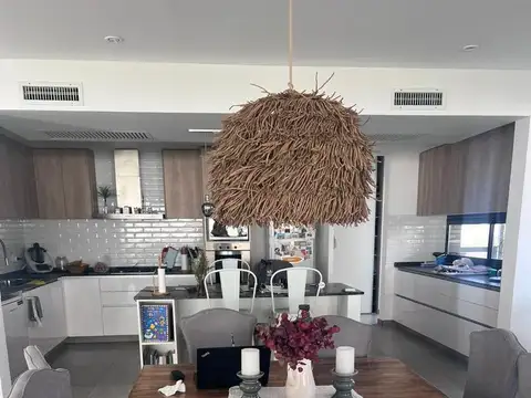 Casa 6 ambientes con 3 baños