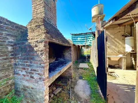 CASA EN VENTA EN GLEW CON AMPLIO TERRENO