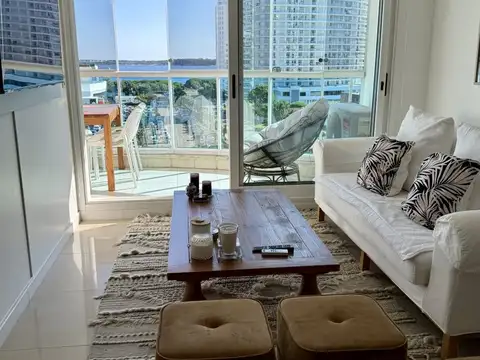 Departamento en Venta en Playa Mansa, USD 370.000