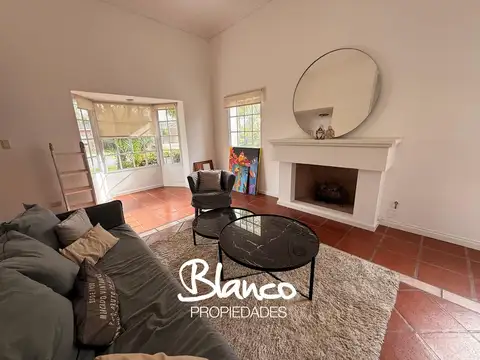 Casa 4 ambientes con 3 baños