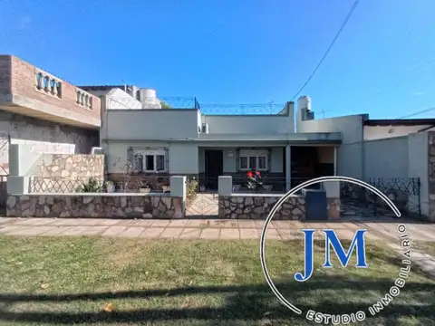 HERMOSA CASA DE 4 AMBIENTES