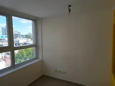 Oficina - Alquiler - Argentina, Tres de Febrero - Av. Urquiza 4771