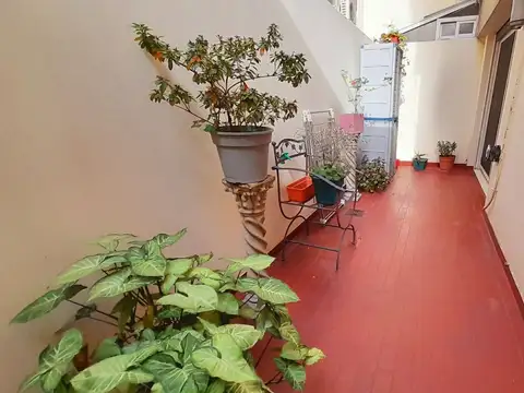 Vicente López - Impecable Departamento 2 amb con Patio!