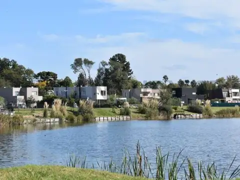 San Matías Escobar 100, Piso 0
