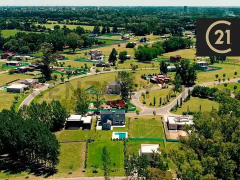 San Matías Escobar 100, Piso 0