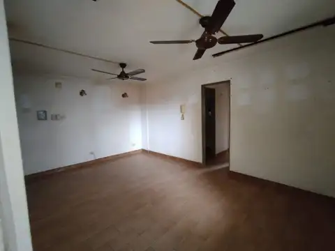 DPTO DE DOS HABITACIONES EN VENTA EN LAS FLORES 2