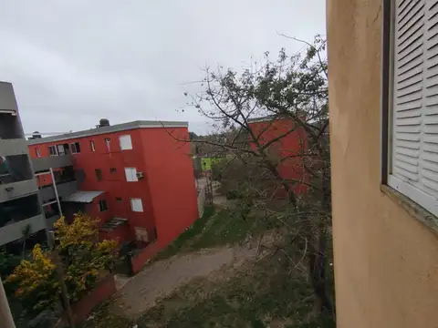 DPTO DE DOS HABITACIONES EN VENTA EN LAS FLORES 2