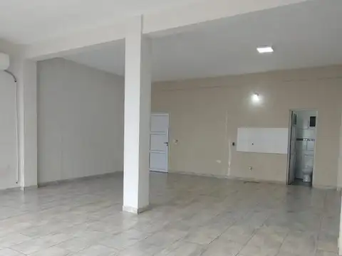 Local en Alquiler en Posadas, $ 700.000
