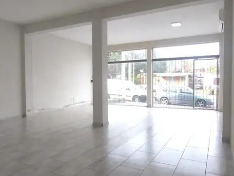 Local Comercial Sobre Av. Andresito