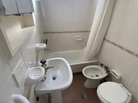 Venta. Departamento 3 ambientes contrafrente. Faro