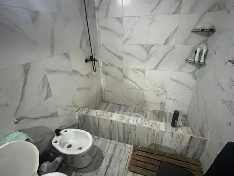 VENTA/PERMUTA CASA C/LOCALES EN RUTA 51 FINANCIA